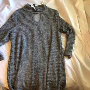 Long sleeve gray shirt